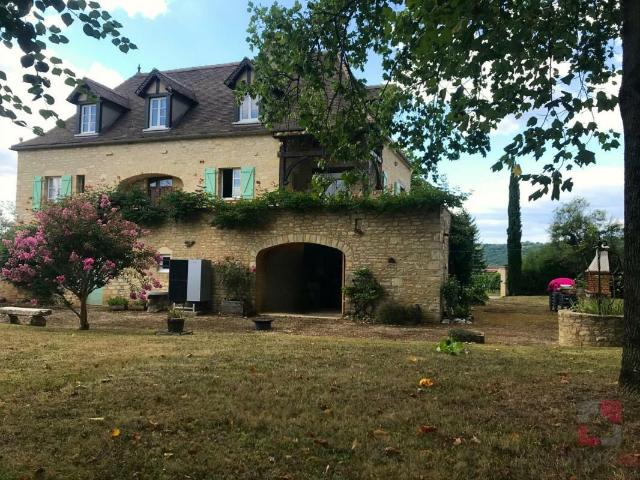 Maison 10 pièces 278 m²