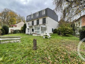 Maison 10 pièces 278 m²