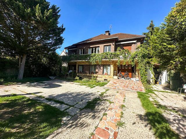 Maison 10 pièces 279 m²