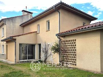 Maison 10 pièces 280 m²