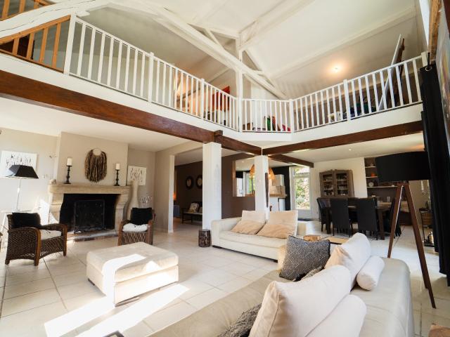 Maison 10 pièces 280 m²