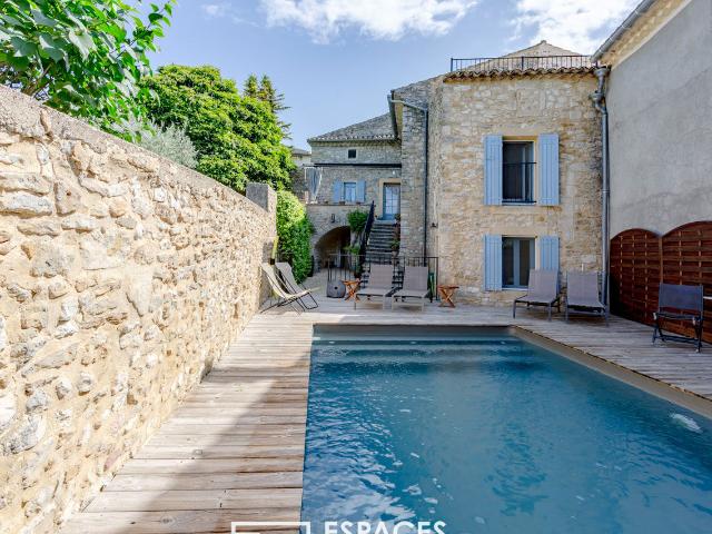 Maison 10 pièces 280 m²