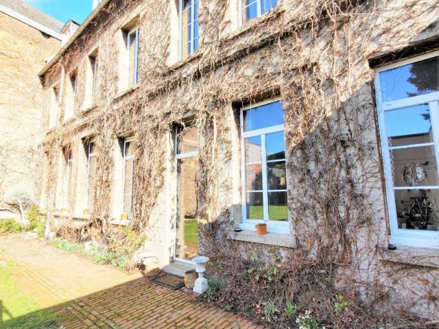 Maison 10 pièces 280 m²
