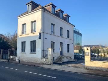 Maison 10 pièces 280 m²