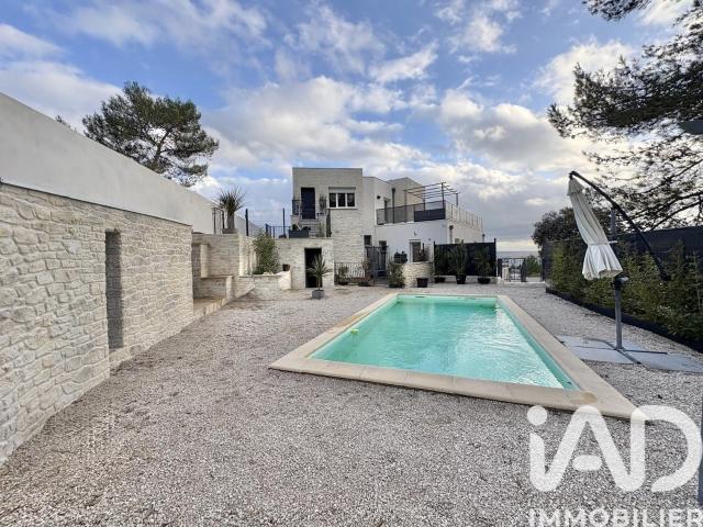 Maison 10 pièces 280 m²