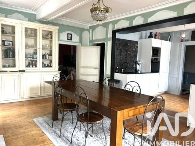 Maison 10 pièces 280 m²