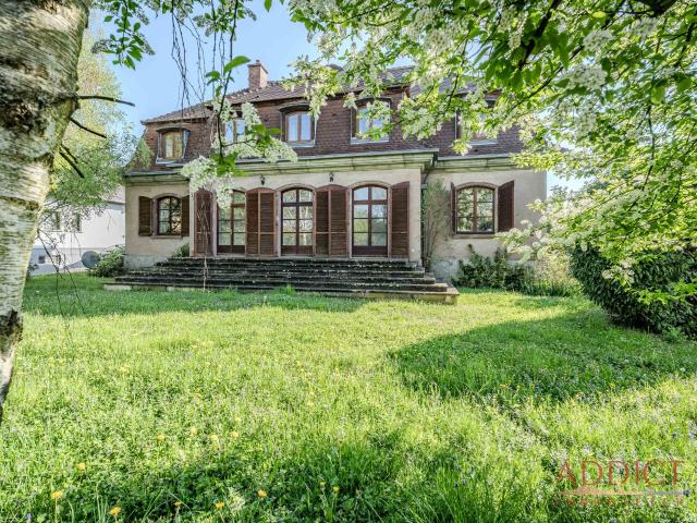 Maison 9 pièces 281 m²