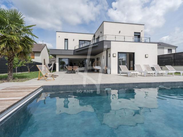 Maison 10 pièces 286 m²