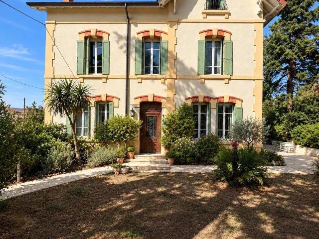 Maison 10 pièces 287 m²