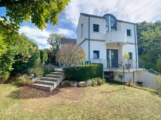 Maison 10 pièces 287 m²