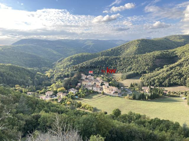 Maison 10 pièces 261 m²