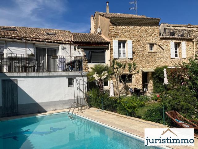 Maison 10 pièces 284 m²