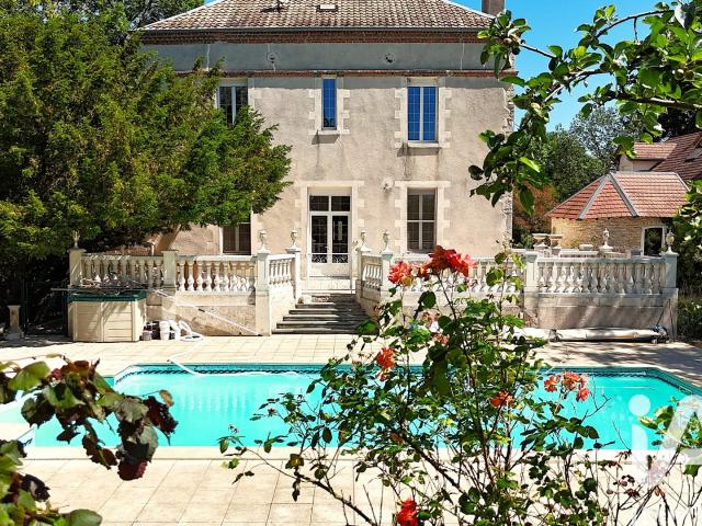 Maison 10 pièces 285 m²