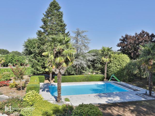 Maison 10 pièces 285 m²