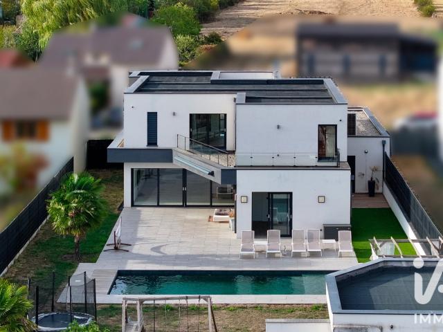 Maison 10 pièces 286 m²