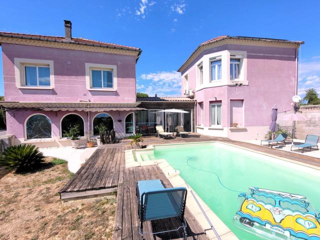 Maison 10 pièces 286 m²