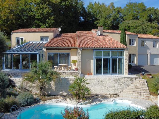 Maison 10 pièces 288 m²