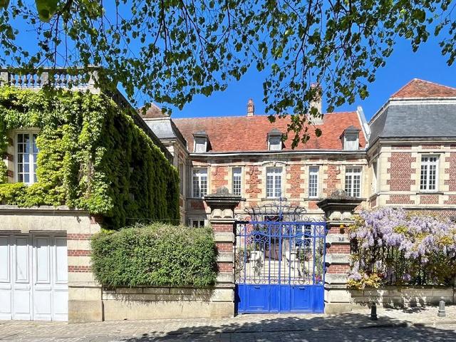 Maison 10 pièces 288 m²
