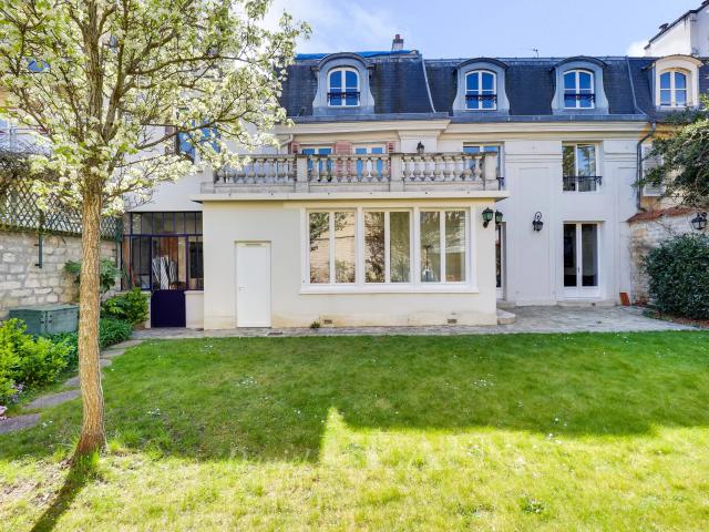 Maison 10 pièces 288 m²