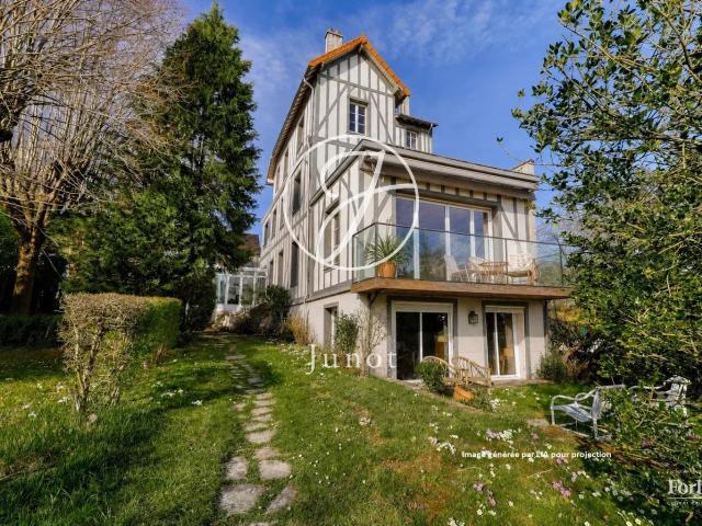 Maison 10 pièces 289 m²