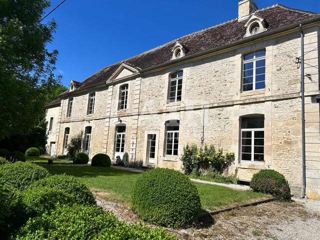 Maison 10 pièces 293 m²
