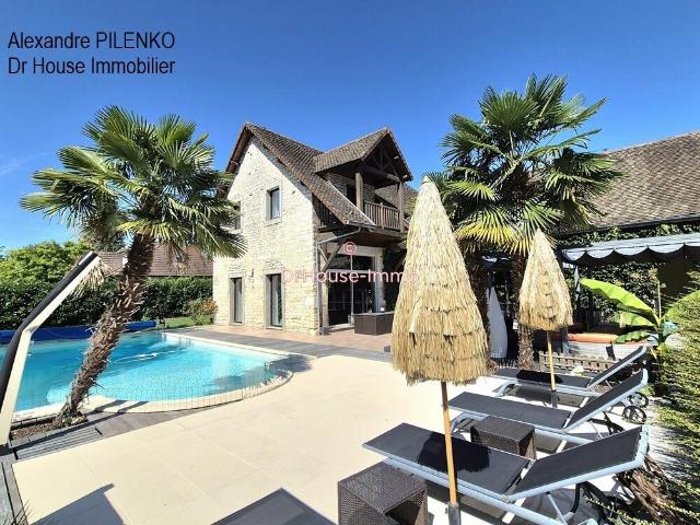 Maison 10 pièces 293 m²