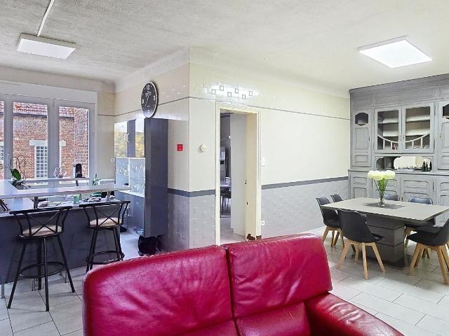 Maison 10 pièces 290 m²