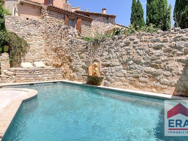 Maison 10 pièces 290 m²