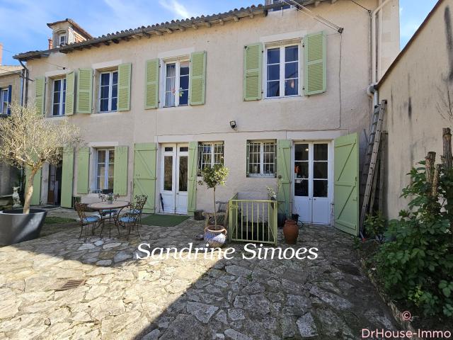 Maison 10 pièces 290 m²