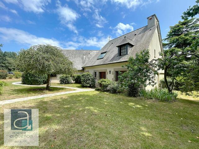 Maison 10 pièces 290 m²