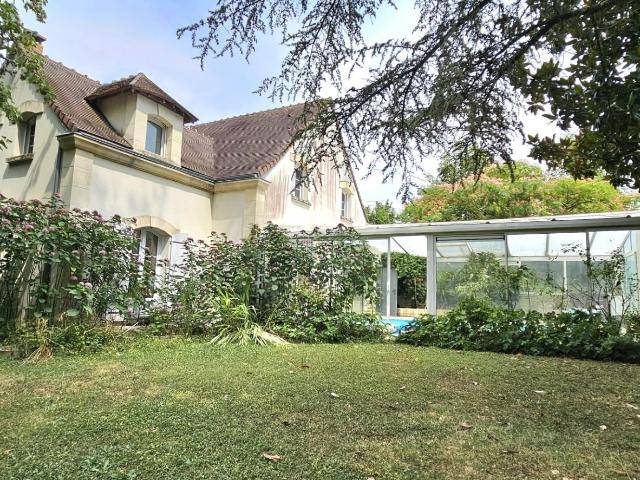 Maison 10 pièces 290 m²