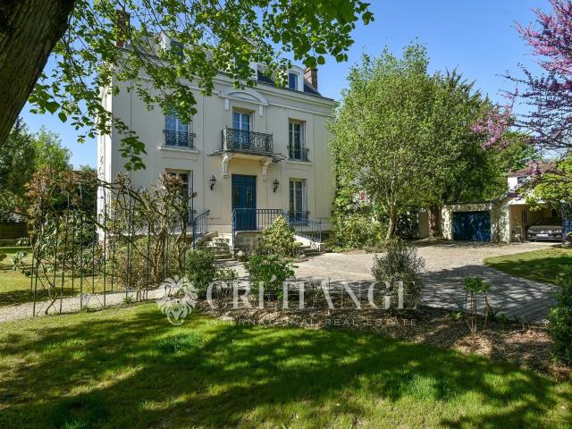 Maison 10 pièces 290 m²