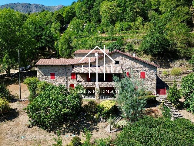 Maison 10 pièces 290 m²