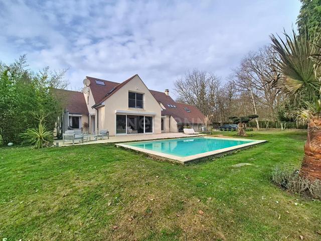 Maison 10 pièces 292 m²
