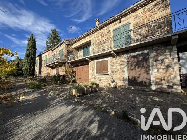 Maison 10 pièces 292 m²