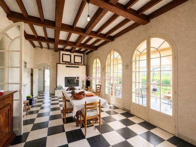 Maison 10 pièces 297 m²