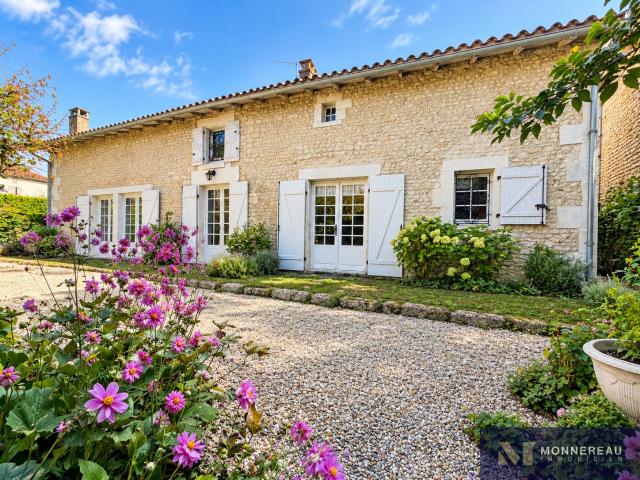 Maison 10 pièces 295 m²