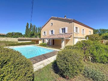 Maison 10 pièces 295 m²