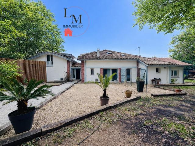 Maison 10 pièces 295 m²