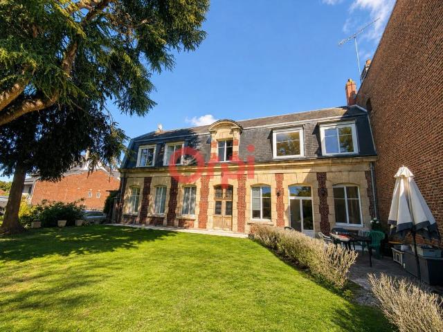 Maison 10 pièces 296 m²