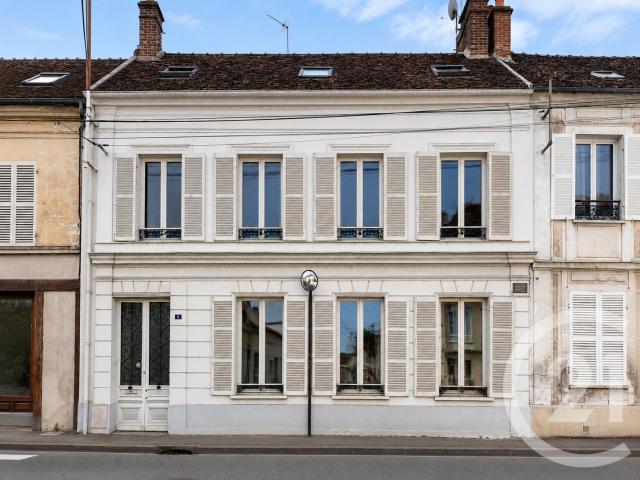 Maison 10 pièces 296 m²