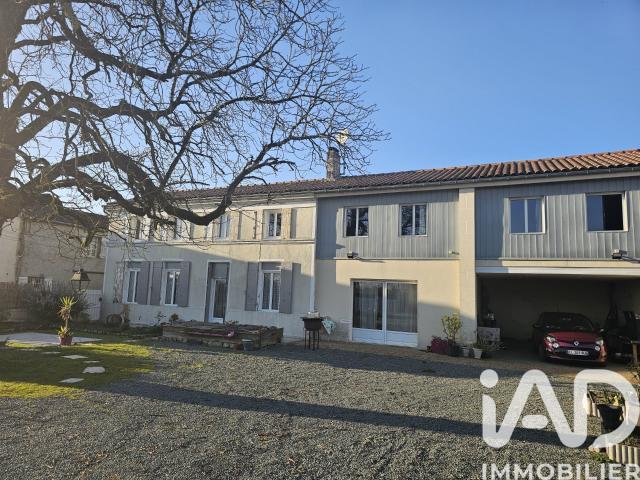 Maison 10 pièces 296 m²