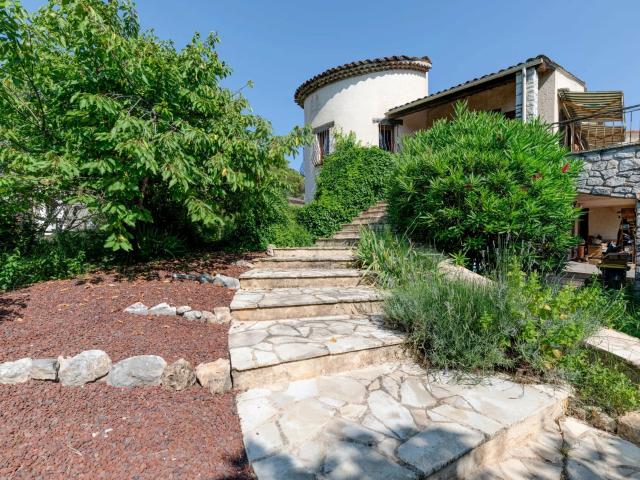Maison 10 pièces 299 m²