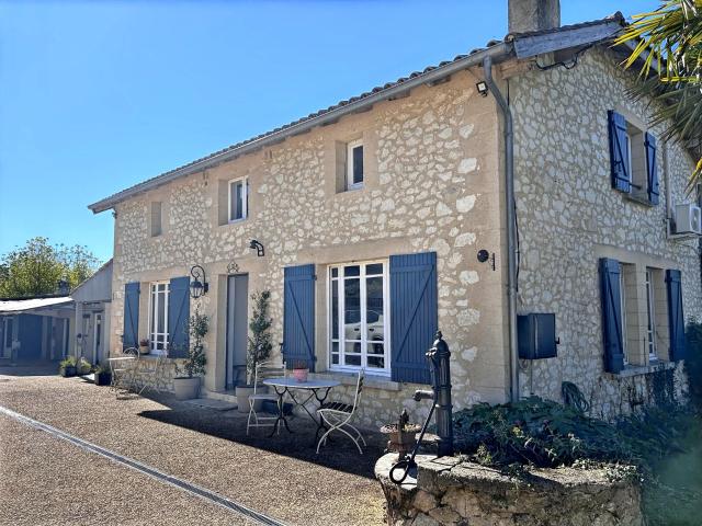 Maison 10 pièces 203 m²