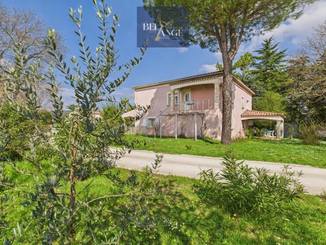 Maison 10 pièces 203 m²