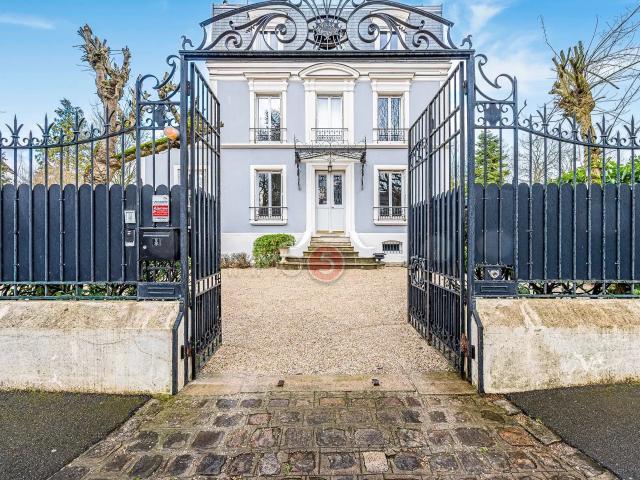 Maison 10 pièces 200 m²