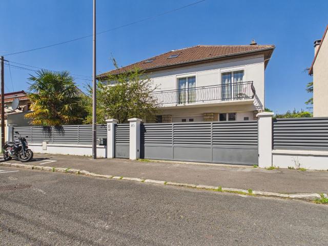 Maison 10 pièces 200 m²