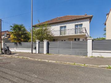 Maison 10 pièces 200 m²