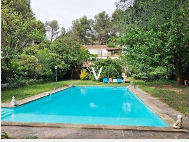 Maison 10 pièces 200 m²