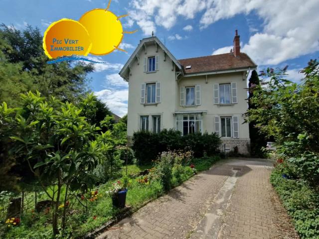 Maison 10 pièces 202 m²